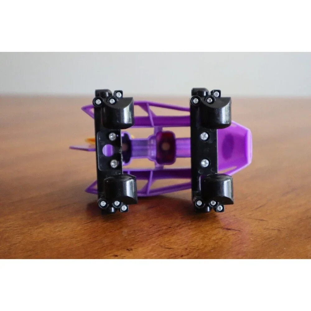 Knex Rippin' Rocket Coaster Replacement Part: K'nex Boy and Girl in Car has wear